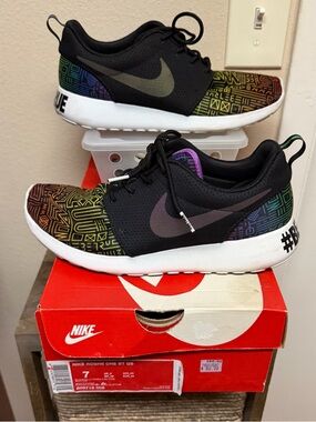 Nike Roshe One #BETRUE sneakers mens 7 womens 8.5